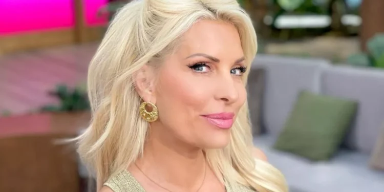 Alldaynews.gr “Η Ελένη Μενεγάκη αποκαλύπτει: «Έκανα παιδί στα 45 και νιώθω πιο δυνατή από ποτέ!»