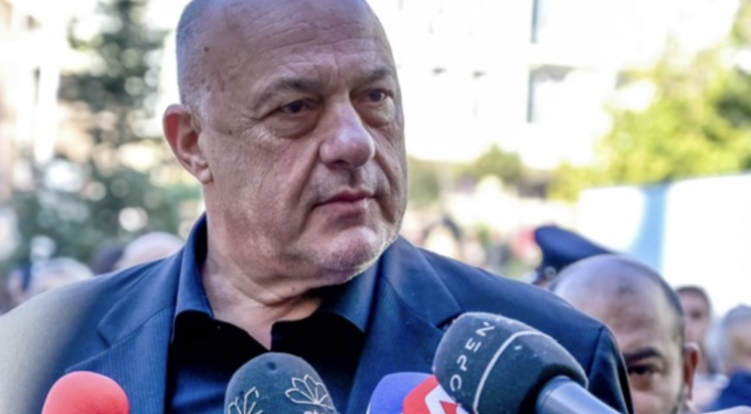 Alldaynews.gr Παρέμβαση εισαγγελέα για την προτροπή Μπέου “να μαυρίσουν στο ξύλο” υπαλλήλους του ΟΛΒ