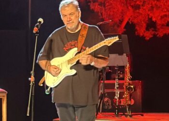 Δημήτρης Σταρόβας: Η πρώτη του εμφάνιση επί σκηνής μετά το εγκεφαλικό επεισόδιο