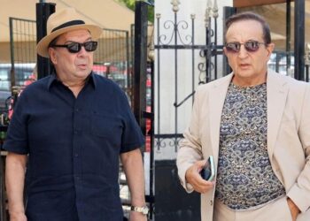 Ξεκατίνιασμα στη κηδεία του Ντίνου Καρύδη: Επεισόδιο ανάμεσα στον Σπύρο Μπιμπίλα και τον Σταμάτη Φασουλή