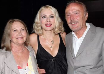 Ντίνος Καρύδης: Πώς η κόρη του Σμαράγδα Καρύδη έμεινε μαζί του ως το τέλος – «Δεν θα είχα ούτε το νοίκι να πληρώσω χωρίς εκείνη»