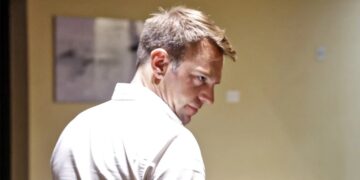 Alldaynews.gr Εμφανίστηκε ο Στέφανος Κασσελάκης και δηλώνει: «Δεν πάω πουθενά»
