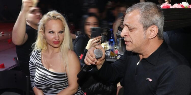 Alldaynews.gr Θέμης Αδαμαντίδης: Χωρισμός- «Βόμβα» με τη Βαρβάρα Κίρκη – «Να είναι ευτυχισμένος αλλά μακριά από μένα»