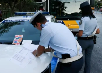 Οδηγέ προσοχή: Πρόστιμο 400 ευρώ αν δεν έχεις αυτό το χαρτί στο αυτοκίνητο σου