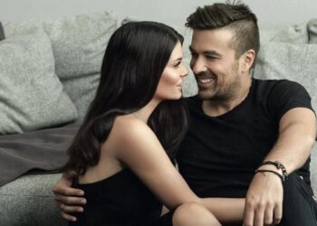 Μαρία Κορινθίου – Γιάννης Αϊβάζης: Ποζάρουν αγκαλιά και ανακοινώνουν αυτό που κανείς δεν περίμενε