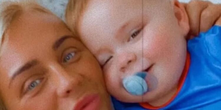 Alldaynews.gr Αδιανόητη τραγωδία: 2 ετών μωράκι σκοτώθηκε μέσα στο σπίτι του – Χόρευε με την αδελφή του & Τον πλάκωσε η τηλεόραση