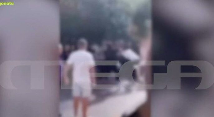 Βίντεο – ντοκουμέντο με άγρια συμπλοκή ανηλίκων έξω από σχολείο – Δύο τραυματίες και μία σύλληψη 17χρονου