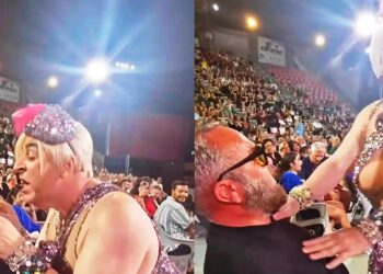 «Βλέπει η γυναίκα μου» είπε στον κωμικό. «Και η δικιά μου» του απάντησε – Σεφερλής και Γκουντάρας έδωσαν σόου στο Δελφινάριο