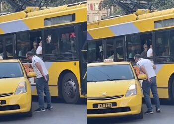 Άγριο πέσιμο οδηγού τρόλεϊ σε ταξιτζή μπροστά σε εκατοντάδες στο κέντρο της Αθήνας
