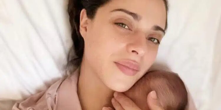 Alldaynews.gr Πλέει σε πελάγη ευτυχίας: Γέννησε η Ευαγγελία Συριοπούλου – Αυτό είναι το φύλο του μωρού