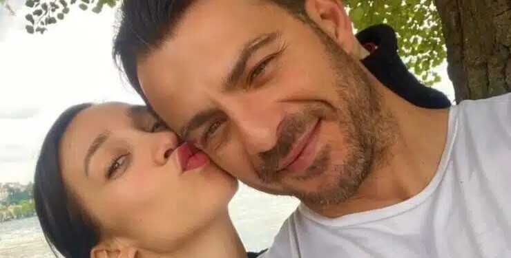 Alldaynews.gr Αγγελόπουλος – Βαμβακούση: Αγαπήθηκαν, παντρεύτηκαν, έκαναν παιδί και τώρα ανακοίνωσαν νέο ευχάριστο γεγονός