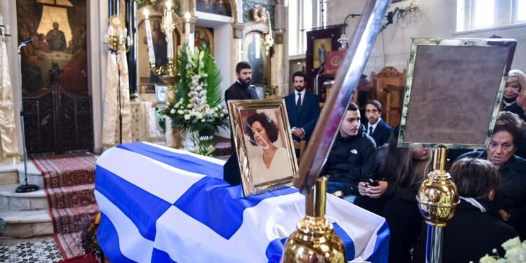 Alldaynews.gr Βάσω Παπανδρέου