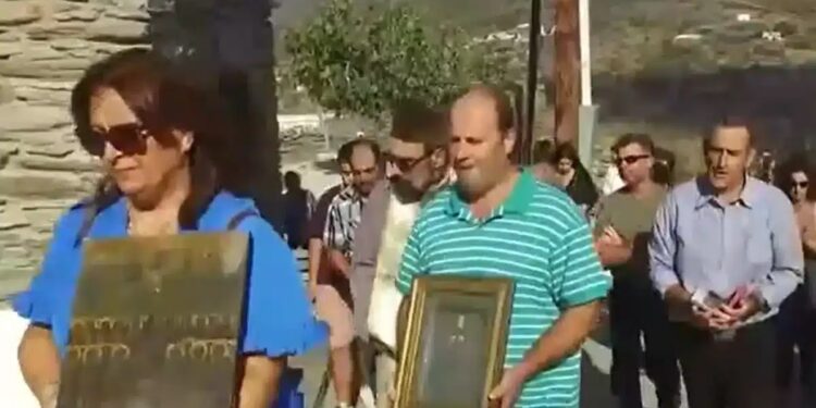 Alldaynews.gr Ξεκίνησαν τις λιτανείες για βροχή στις Κυκλάδες: Δεήσεις σε Μύκονο, Άνδρο και Σύρο