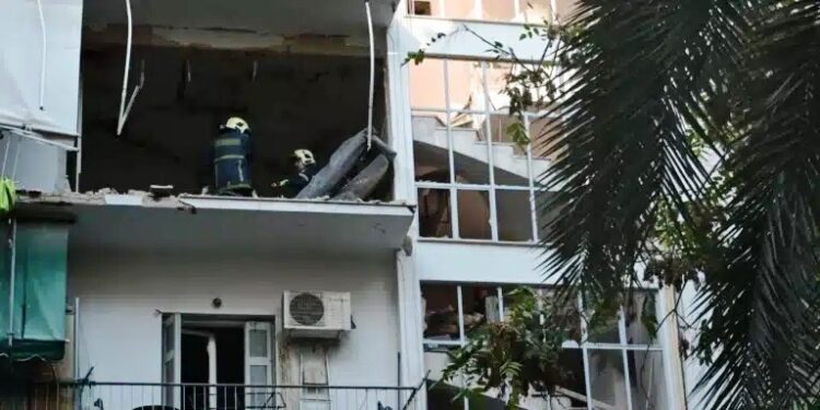 Alldaynews.gr Έκρηξη στους Αμπελόκηπους: Ισοπεδώθηκε διαμέρισμα – Ο νεκρός βρέθηκε διαμελισμένος – Νέες εικόνες σοκ