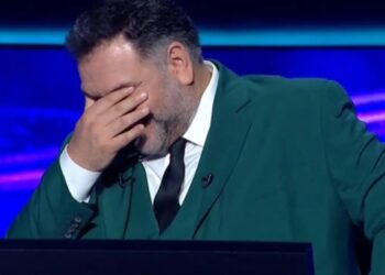 Alldaynews.gr Εκατομμυριούχος – Αιφνιδιάστηκε ο Αρναούτογλου με την πόλη του μαλ…α: «Καταλαβαίνεις τους κατοίκους από μακριά;»