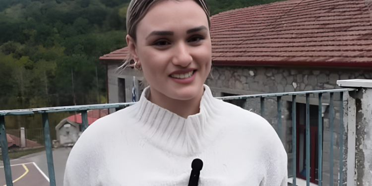 Alldaynews.gr Παναγιώτα Διαμαντή: η 30χρονη δασκάλα που κράτησε το σχολείο του χωριού της ανοιχτό