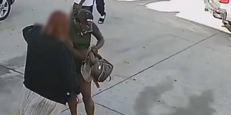 Alldaynews.gr Έγκυος έχασε το μωρό της μετά από κλωτσιές στο στομάχι από άλλη γυναίκα επειδή την τράκαρε με το ΙΧ – «Άρχισα να κλαίω, πόνεσε πολύ»