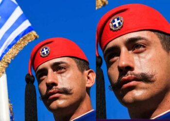 «Ανατρίχιασε» η Θεσσαλονίκη: Η στιγμή που δακρύζει συγκινημένος εύζωνας στην στρατιωτική παρέλαση