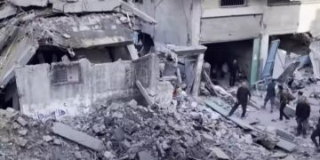 Οι Ισραηλινοί βομβάρδισαν πολυκατοικία στη Γάζα: Τουλάχιστον 93 νεκροί, οι περισσότεροι γυναίκες & παιδιά (vids)