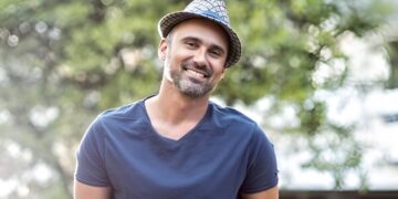 Γιώργος Καπουτζίδης: «Νόμιζα ότι οι μοναδικοί γκέι είμαστε εγώ και ο Φώτης Σεργουλόπουλος»