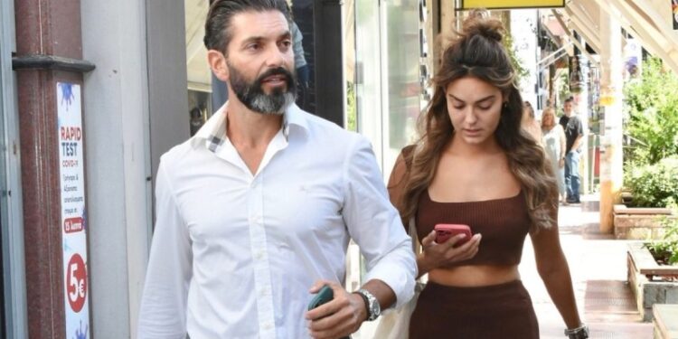 Alldaynews.gr Δύσκολες στιγμές για Βρισηίδα Ανδριώτου και Σπύρο Μαρτίκα: Άδοξο τέλος το ταξίδι τους στο Παρίσι