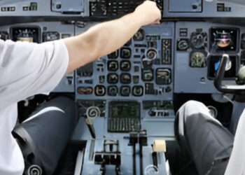 Τραγωδία στον αέρα: 59χρονος πιλότος ένιωσε αδιαθεσία και πέθανε εν ώρα πτήσης – Ο συγκυβερνήτης έκανε αναγκαστική προσγείωση