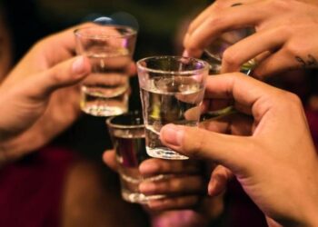 Πέντε άτομα ήπιαν αντί για σφηνάκια απορρυπαντικό πλυντηρίου: Νοσηλεύονται στη ΜΕΘ – Συνελήφθη ο διευθυντής ξενοδοχείου