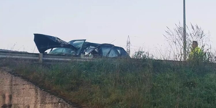 Alldaynews.gr «Έσβησε» στην άσφαλτο 20χρονος μετά από μετωπική σύγκρουση δύο αυτοκινήτων