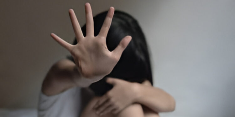 Alldaynews.gr 15χρονη μαθήτρια κατήγγειλε τον οδηγό του σχολικού λεωφορείου για σεξουαλική επίθεση-Στα κρατητήρια με χειροπέδες ο φερόμενος ως δράστης