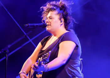 Ματούλα Ζαμάνη: «Αξιοπρέπεια είναι να είσαι ο εαυτός σου, να τραγουδάς, να μοιράζεσαι, να αγαπάς και να αγαπιέσαι»