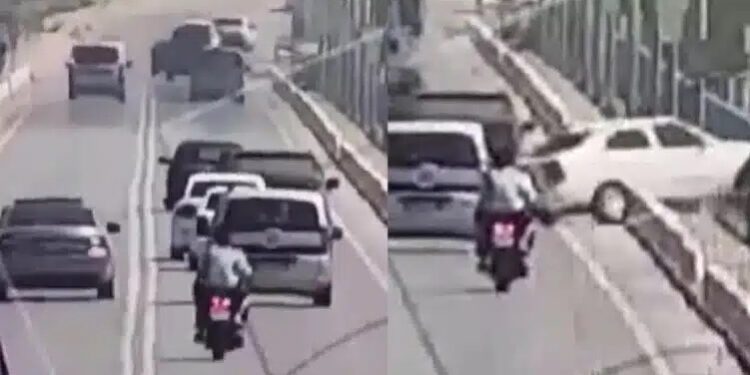 Alldaynews.gr Αδιανόητη Τραγωδία: Ξεκληρίστηκε ολόκληρη οικογένεια σε τροχαίο – Αυτοκίνητο έπεσε από γέφυρα μπροστά σε κάμερα ασφαλείας