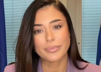 Αφροδίτη Λατινοπούλου: Ζητά να καταργηθεί ο εορτασμός της εξέγερσης του Πολυτεχνείου από τα σχολεία