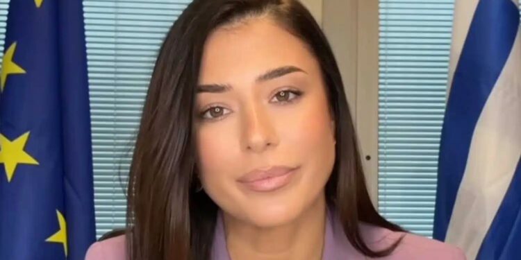 Alldaynews.gr Αφροδίτη Λατινοπούλου: Ζητά να καταργηθεί ο εορτασμός της εξέγερσης του Πολυτεχνείου από τα σχολεία