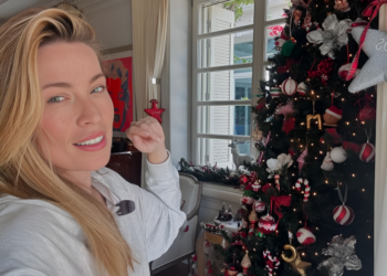 Μαριέττα Χρουσαλά: Γύρισε από το Μονακό και στόλισε δέντρο υπερπαραγωγή