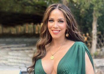 Κατερίνα Στικούδη: «Θηλάζω ακόμα τον εννέα μηνών γιο μου»