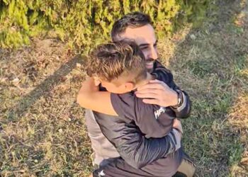 Η έκπληξη πατέρα στον 12χρονο γιο του που συγκίνησε όλη την Ελλάδα και έγινε viral σε λίγες ώρες