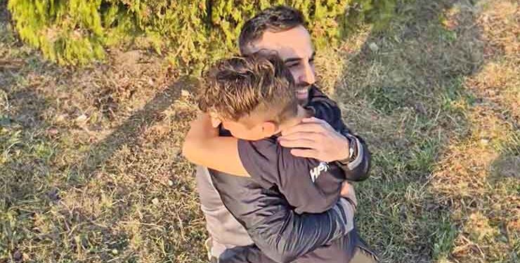 Alldaynews.gr Η έκπληξη πατέρα στον 12χρονο γιο του που συγκίνησε όλη την Ελλάδα και έγινε viral σε λίγες ώρες