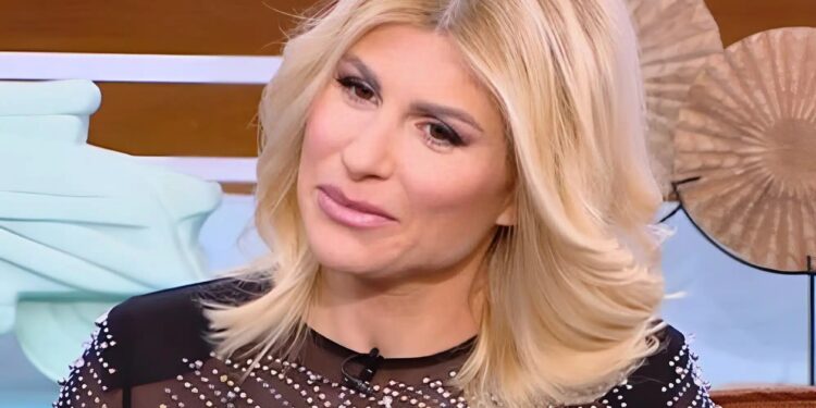 Alldaynews.gr Ευρυδίκη Παπαδοπούλου: «Είπα στον άνδρα μου από την αρχή ότι δεν μπορώ να φέρω φυσιολογικά παιδιά»