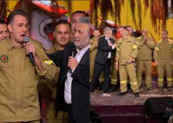 Εποχικός πυροσβέστης πλάνταξε στο κλάμα στον Λαζόπουλο – «Είμαστε οι ήρωες με τις μπεζ στολές»