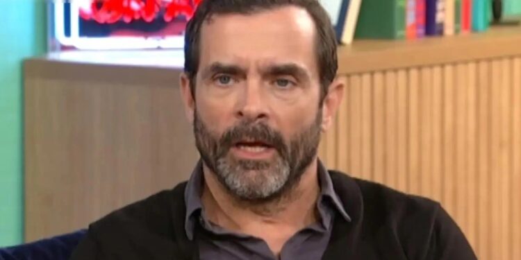 Alldaynews.gr Κωνσταντίνος Μαρκουλάκης: «Έπρεπε να πεθάνει ο πατέρας μου για καταλάβω τι φοβερό άτομο είναι η…»