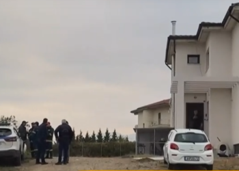 Alldaynews.gr ΕΚΤΑΚΤΟ: Πέθανε το ένα από τα τέσσερα παιδιά που βρέθηκαν σε λιπόθυμη κατάσταση από διαρροή αερίου (video)