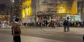 Alldaynews.gr Άγρια επεισόδια κατά Ισραηλινών στο Άμστερνταμ: Δύο αεροσκάφη στέλνει ο Νετανιάχου (video)