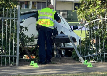 Μητέρα έπεσε με το αυτοκίνητο στην αυλή σχολείου – Νεκρό 11χρονο αγόρι [Βίντεο]