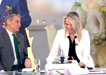 Ιορδάνης Χασαπόπουλος: «Κόπηκαν τα πόδια μου» – Η σύζυγός του «εισέβαλε» με τούρτα στο πλατό