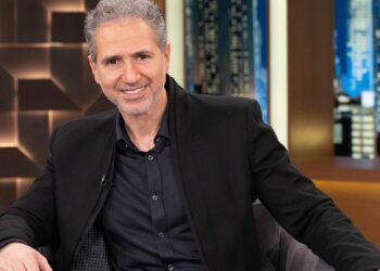 Δημήτρης Κόκοτας: Συγκινεί η αδελφή του – «Τον έχω δει ότι δακρύζει, του έβαλα την “Άπονη καρδιά” του μπαμπά μας»