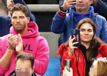 Αυτός 38 κι εκείνη…: Μερακλής ο Γιώργος Μανίκας – Η τεράστια διαφορά ηλικίας με την πεθερά του Αργυρού