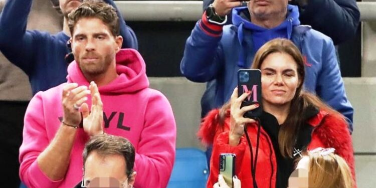 Alldaynews.gr Αυτός 38 κι εκείνη…: Μερακλής ο Γιώργος Μανίκας – Η τεράστια διαφορά ηλικίας με την πεθερά του Αργυρού