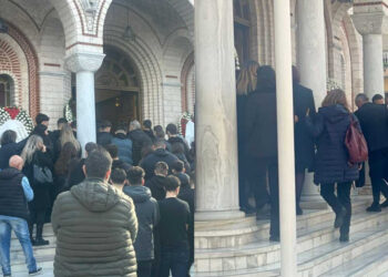 Βασίλης Μαντζουράνης: Το τελευταίο αντίο στον 53χρονο μουσικό από τις «Δυτικές Συνοικίες»