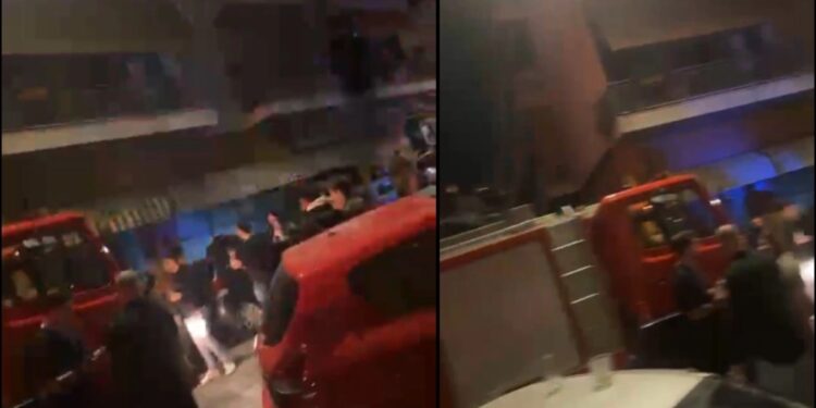 Alldaynews.gr ΕΚΤΑΚΤΟ: Πανικός πριν από λίγο – Ξέσπασε φωτιά σε γνωστό μπαρ – Οι θαμώνες έσπαγαν παράθυρα για να βγουν έξω