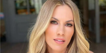 Alldaynews.gr Ντορέττα Παπαδημητρίου: «Στο σχολείο με φώναζαν Σαραβάκο»